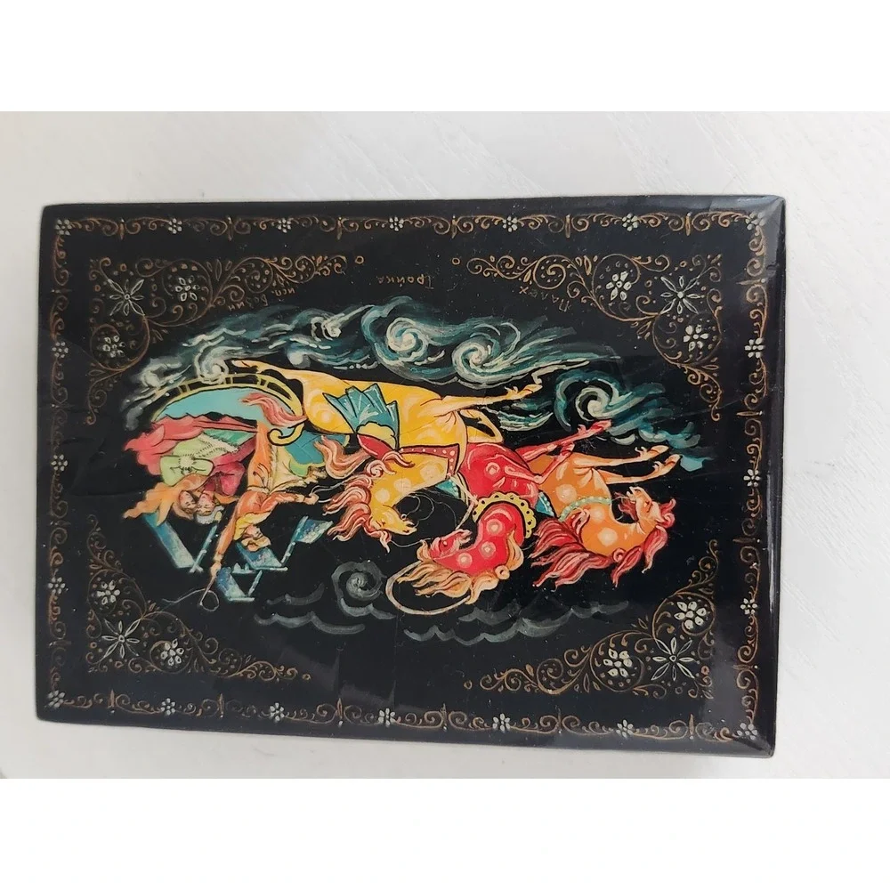 Vtg Palekh Russian Lacquer Trinket Box Hinged Troika 3-Horse-Sleigh snow village